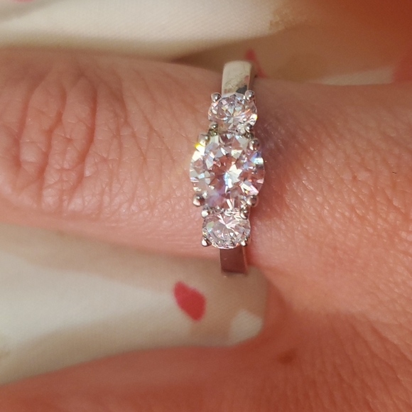 4 beautiful rings silver tone - Picture 7 of 11